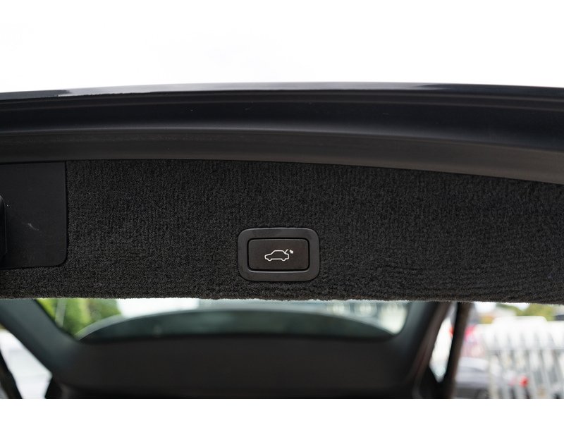 Volvo 2.0 D4 SE Lux Nav SUV 5dr Diesel Manual Euro 6 (s/s) (181 ps)
