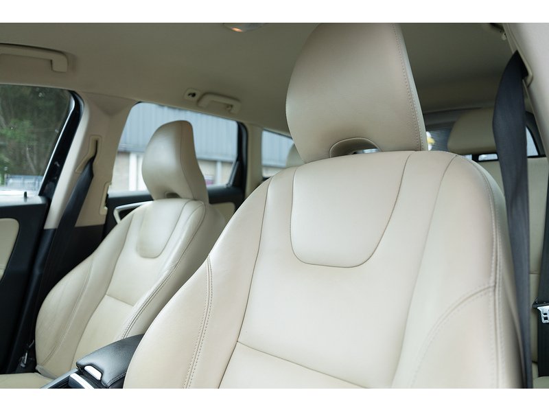 Volvo 2.0 D4 SE Lux Nav SUV 5dr Diesel Manual Euro 6 (s/s) (181 ps)
