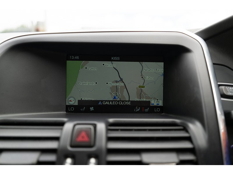 Volvo 2.0 D4 SE Lux Nav SUV 5dr Diesel Manual Euro 6 (s/s) (181 ps)
