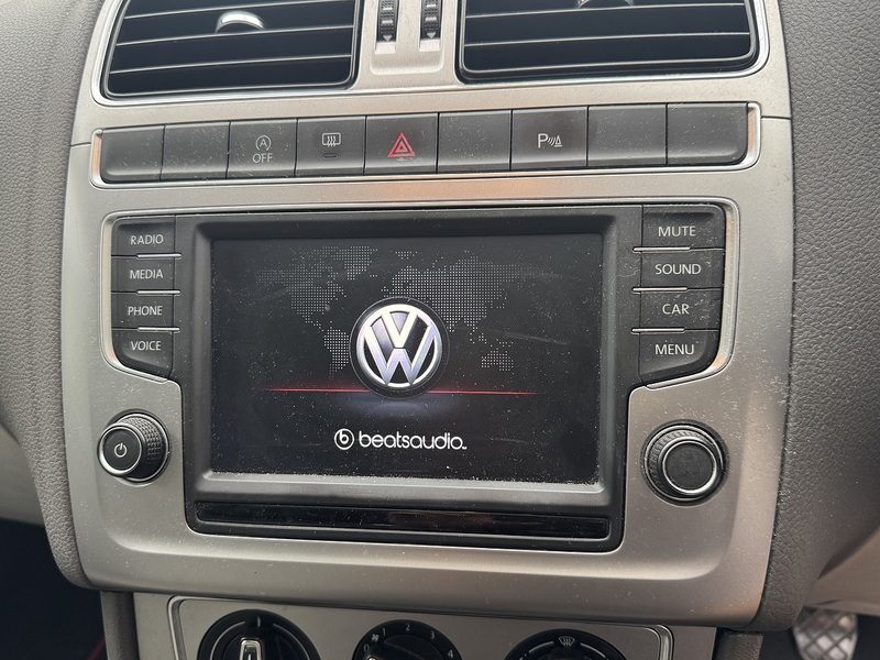 Volkswagen 1.0 BlueMotion Tech beats Hatchback 3dr Petrol Manual Euro 6 (s/s) (75 ps)