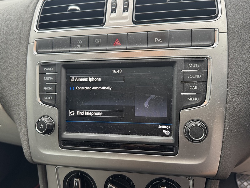 Volkswagen 1.0 BlueMotion Tech beats Hatchback 3dr Petrol Manual Euro 6 (s/s) (75 ps)