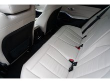 2.0 318d MHT M Sport Saloon 4dr Diesel Hybrid Auto Euro 6 (s/s) (150 ps)