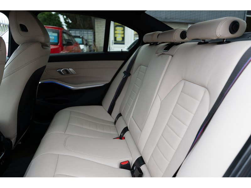 BMW 2.0 318d MHT M Sport Saloon 4dr Diesel Hybrid Auto Euro 6 (s/s) (150 ps)