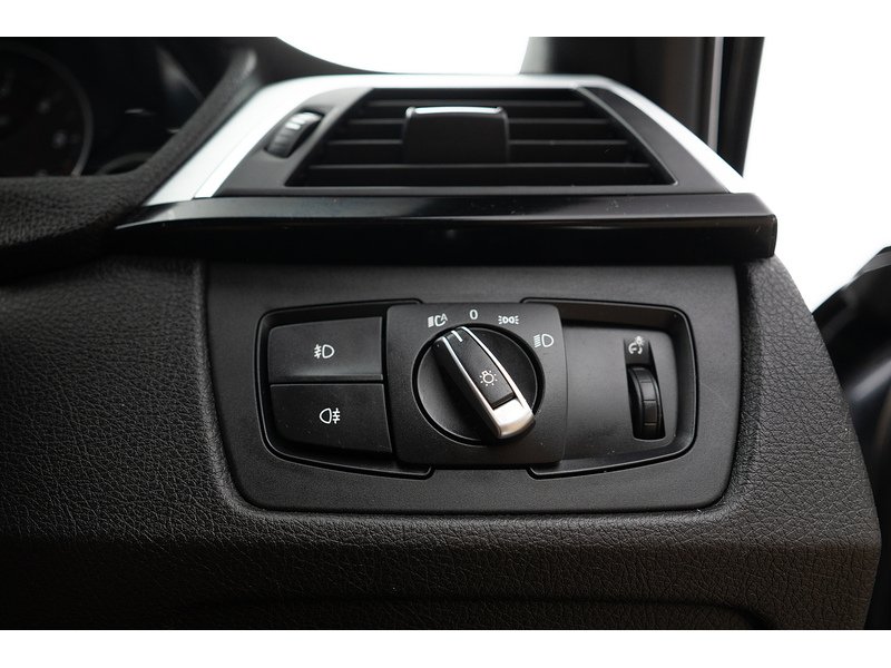 BMW 3.0 335d M Sport Saloon 4dr Diesel Auto xDrive Euro 6 (s/s) (313 ps)