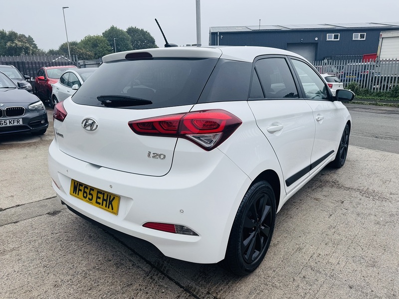 Hyundai 1.4 CRDi Premium SE Hatchback 5dr Diesel Manual Euro 6 (90 ps)