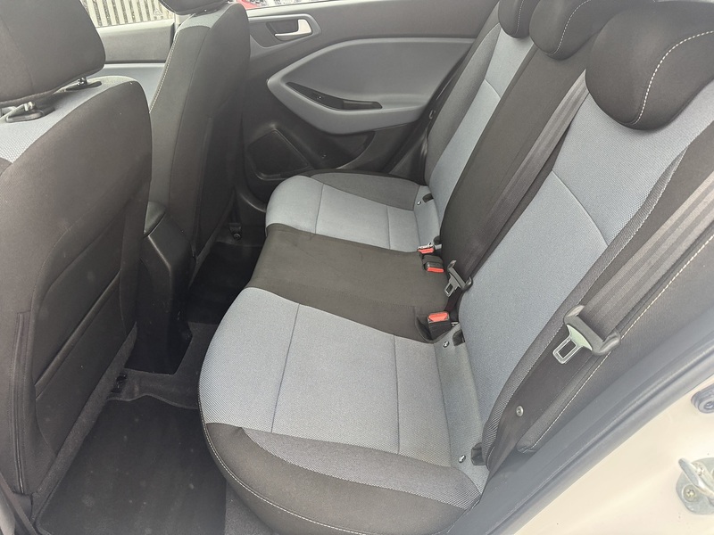 Hyundai 1.4 CRDi Premium SE Hatchback 5dr Diesel Manual Euro 6 (90 ps)