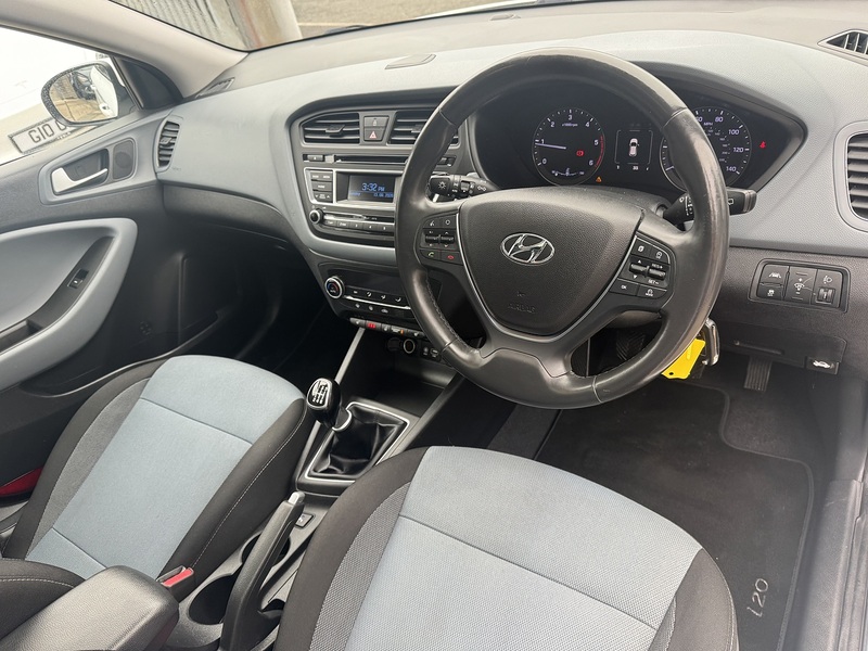 Hyundai 1.4 CRDi Premium SE Hatchback 5dr Diesel Manual Euro 6 (90 ps)