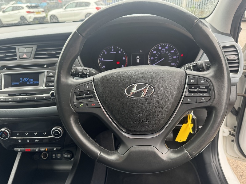 Hyundai 1.4 CRDi Premium SE Hatchback 5dr Diesel Manual Euro 6 (90 ps)