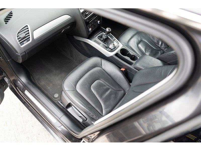 Audi 2.0 TDIe SE Technik Estate 5dr Diesel Manual Euro 5 (s/s) (136 ps)
