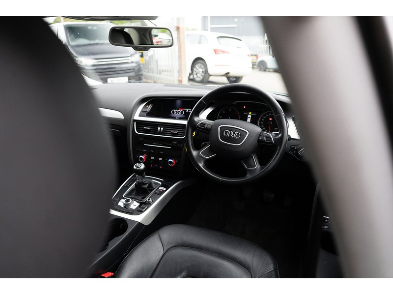 Audi 2.0 TDIe SE Technik Estate 5dr Diesel Manual Euro 5 (s/s) (136 ps)