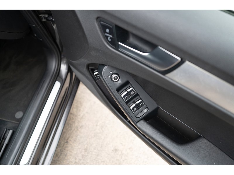 Audi 2.0 TDIe SE Technik Estate 5dr Diesel Manual Euro 5 (s/s) (136 ps)