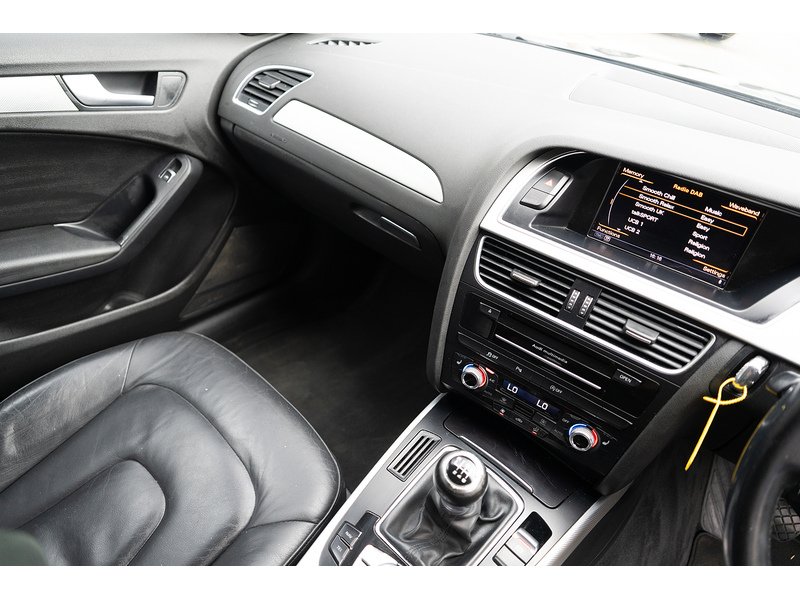 Audi 2.0 TDIe SE Technik Estate 5dr Diesel Manual Euro 5 (s/s) (136 ps)