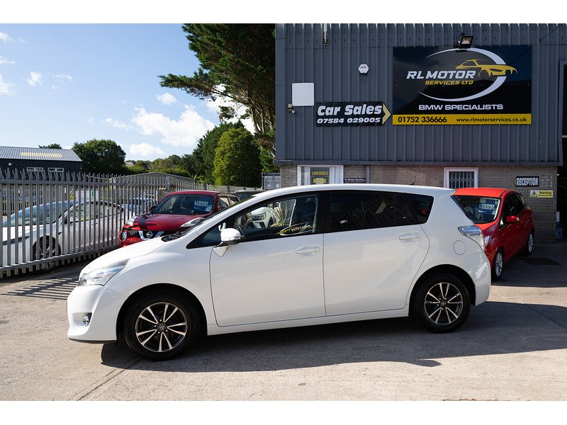 Toyota 1.6 V-Matic Icon MPV 5dr Petrol Manual Euro 5 Euro 5 (132 ps)