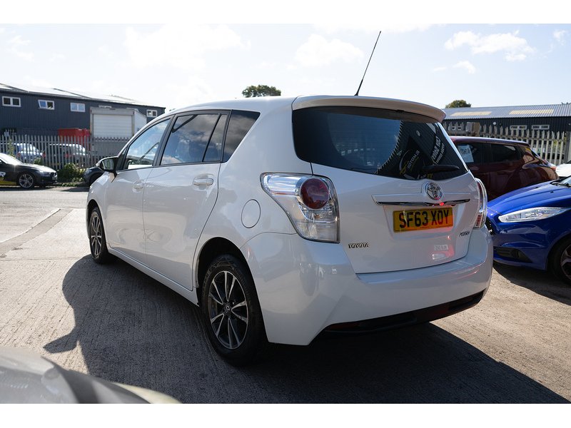 Toyota 1.6 V-Matic Icon MPV 5dr Petrol Manual Euro 5 Euro 5 (132 ps)