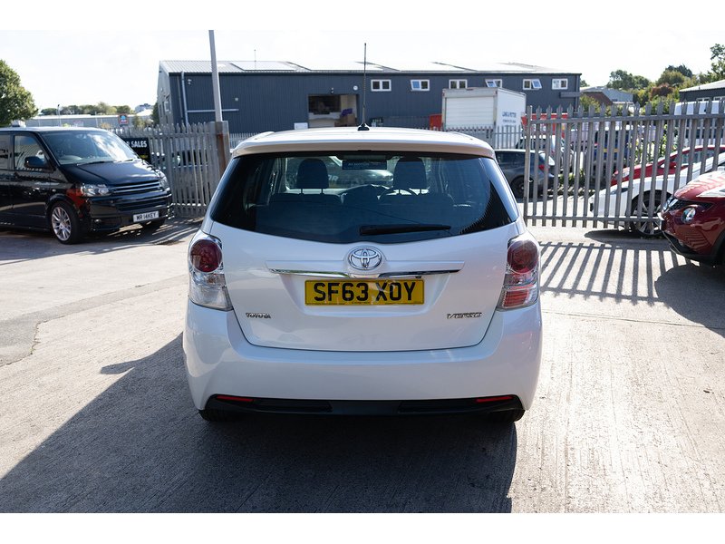 Toyota 1.6 V-Matic Icon MPV 5dr Petrol Manual Euro 5 Euro 5 (132 ps)