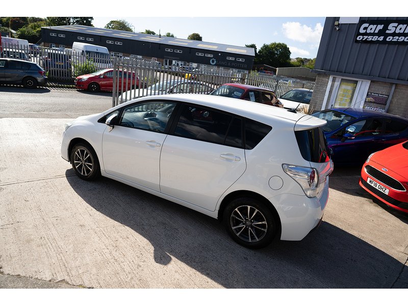 Toyota 1.6 V-Matic Icon MPV 5dr Petrol Manual Euro 5 Euro 5 (132 ps)