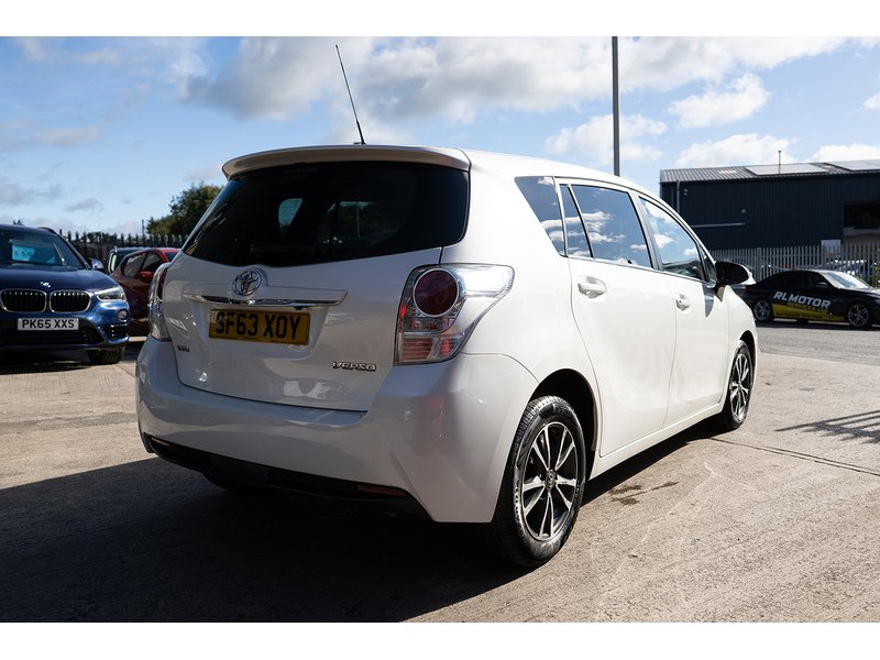 Toyota 1.6 V-Matic Icon MPV 5dr Petrol Manual Euro 5 Euro 5 (132 ps)