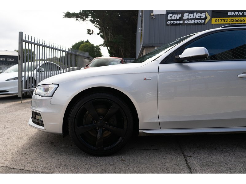 Audi 2.0 TDI Black Edition Estate 5dr Diesel Manual quattro Euro 5 (s/s) (177 ps)