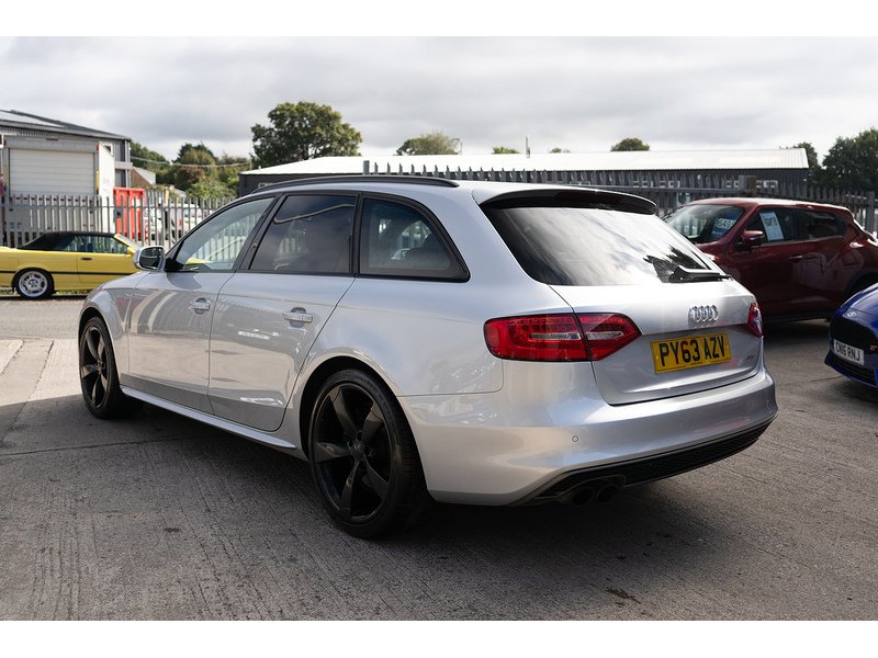 Audi 2.0 TDI Black Edition Estate 5dr Diesel Manual quattro Euro 5 (s/s) (177 ps)