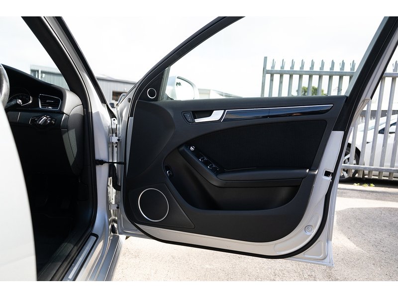 Audi 2.0 TDI Black Edition Estate 5dr Diesel Manual quattro Euro 5 (s/s) (177 ps)