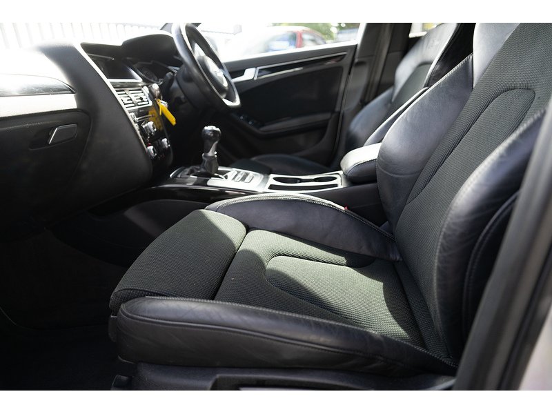 Audi 2.0 TDI Black Edition Estate 5dr Diesel Manual quattro Euro 5 (s/s) (177 ps)