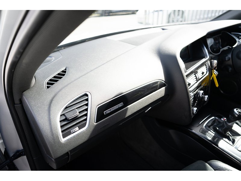Audi 2.0 TDI Black Edition Estate 5dr Diesel Manual quattro Euro 5 (s/s) (177 ps)