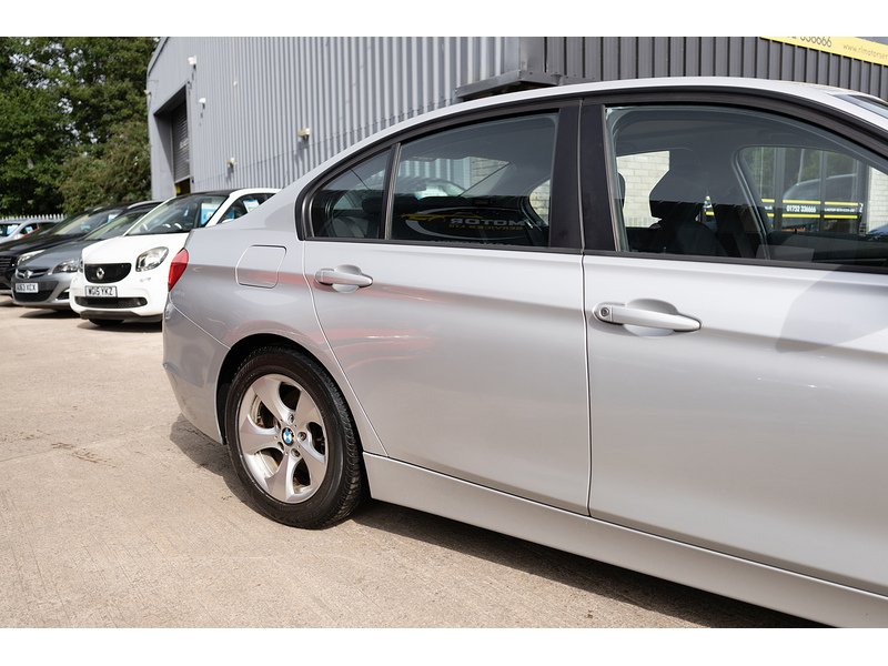 BMW 2.0 320d ED BluePerformance EfficientDynamics Saloon 4dr Diesel Manual Euro 6 (s/s) (163 ps)