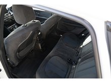 218D Luxury Active Tourer Hatchback 2.0 Automatic Diesel