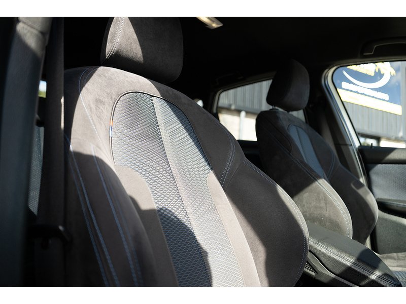 BMW 218D Luxury Active Tourer Hatchback 2.0 Automatic Diesel