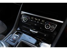 218D Luxury Active Tourer Hatchback 2.0 Automatic Diesel