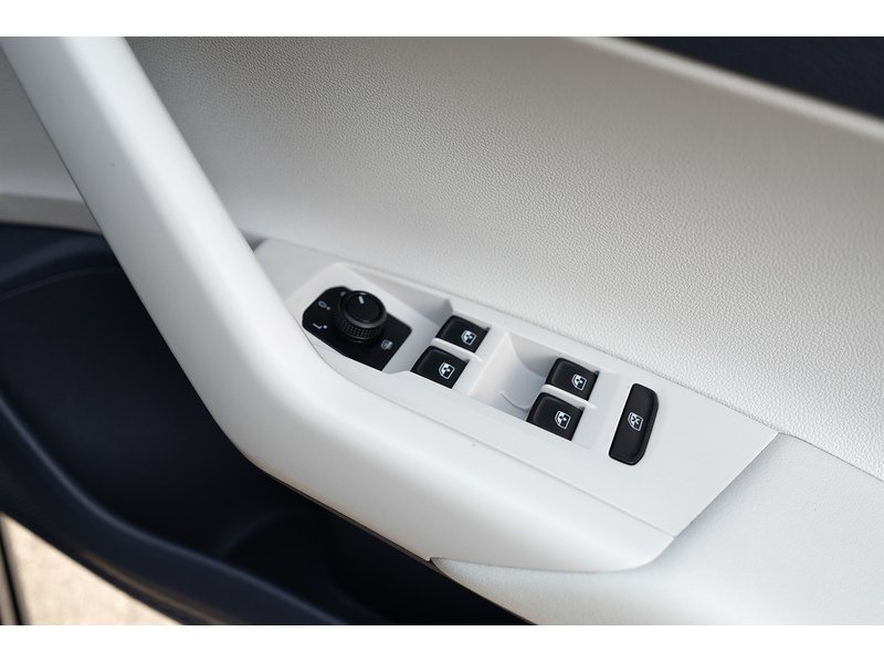 Volkswagen 1.0 EVO beats Hatchback 5dr Petrol Manual Euro 6 (s/s) (80 ps)