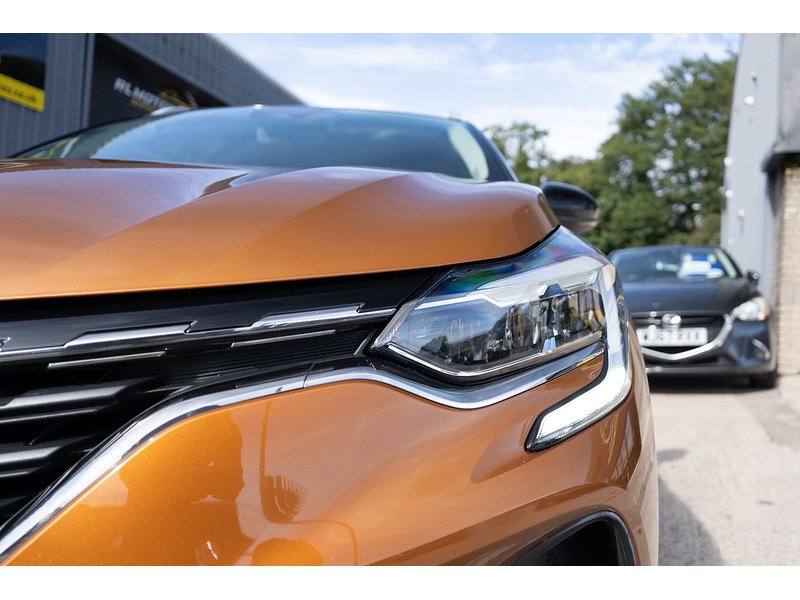 Renault 1.0 TCe Iconic SUV 5dr Petrol Manual Euro 6 (s/s) (100 ps)