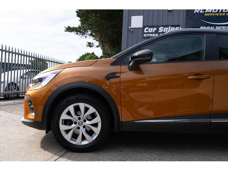 Renault 1.0 TCe Iconic SUV 5dr Petrol Manual Euro 6 (s/s) (100 ps)