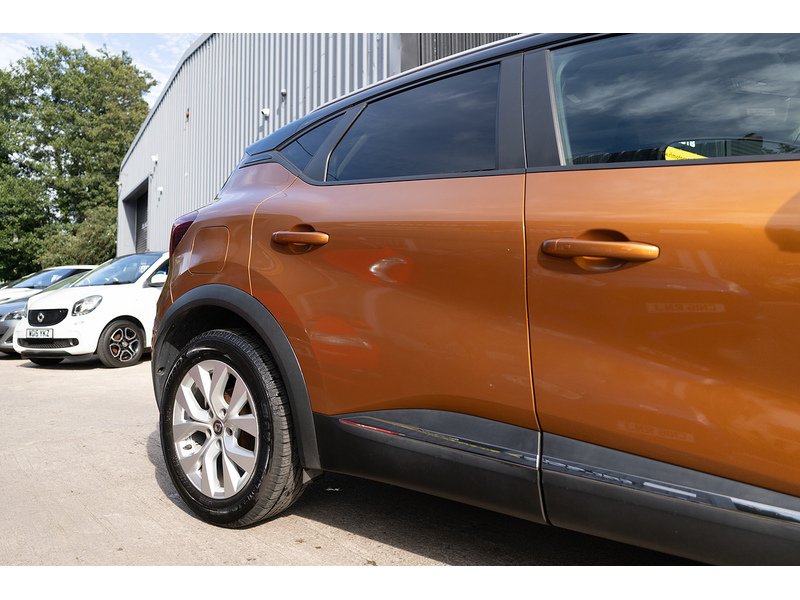 Renault 1.0 TCe Iconic SUV 5dr Petrol Manual Euro 6 (s/s) (100 ps)