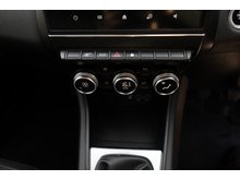 1.0 TCe Iconic SUV 5dr Petrol Manual Euro 6 (s/s) (100 ps)
