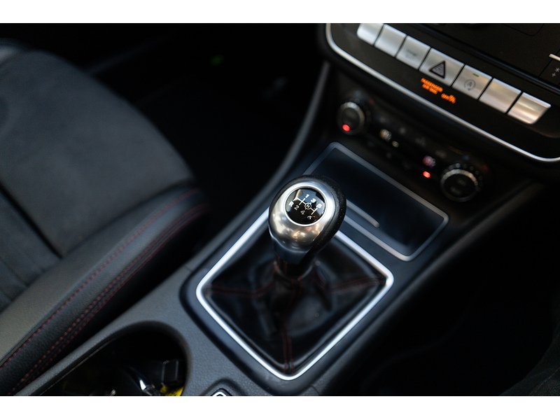 Mercedes-Benz 1.6 CLA180 AMG Line Edition Coupe 4dr Petrol Manual Euro 6 (s/s) (122 ps)