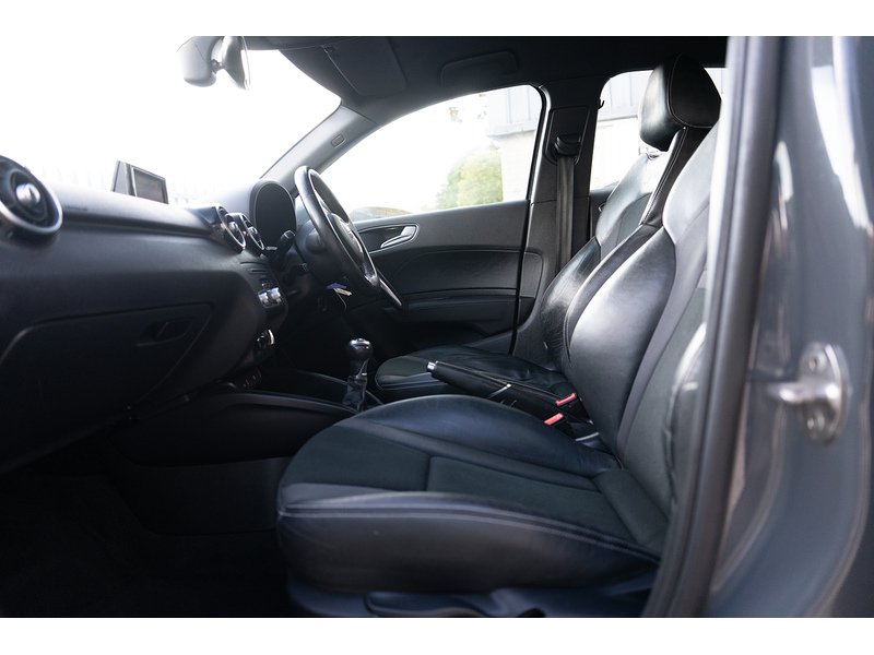 Audi 1.6 TDI S line Sportback 5dr Diesel Manual Euro 6 (s/s) (116 ps)