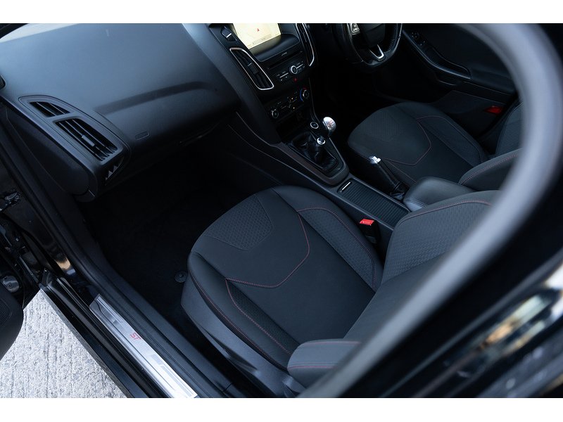 Ford 1.0T EcoBoost ST-Line Hatchback 5dr Petrol Manual Euro 6 (s/s) (140 ps)