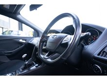 1.0T EcoBoost ST-Line Hatchback 5dr Petrol Manual Euro 6 (s/s) (140 ps)