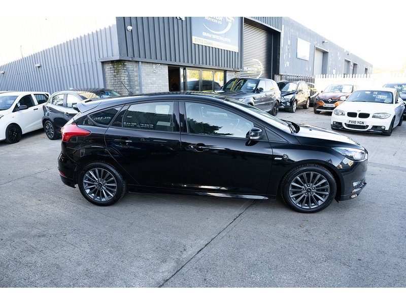 Ford 1.0T EcoBoost ST-Line Hatchback 5dr Petrol Manual Euro 6 (s/s) (140 ps)