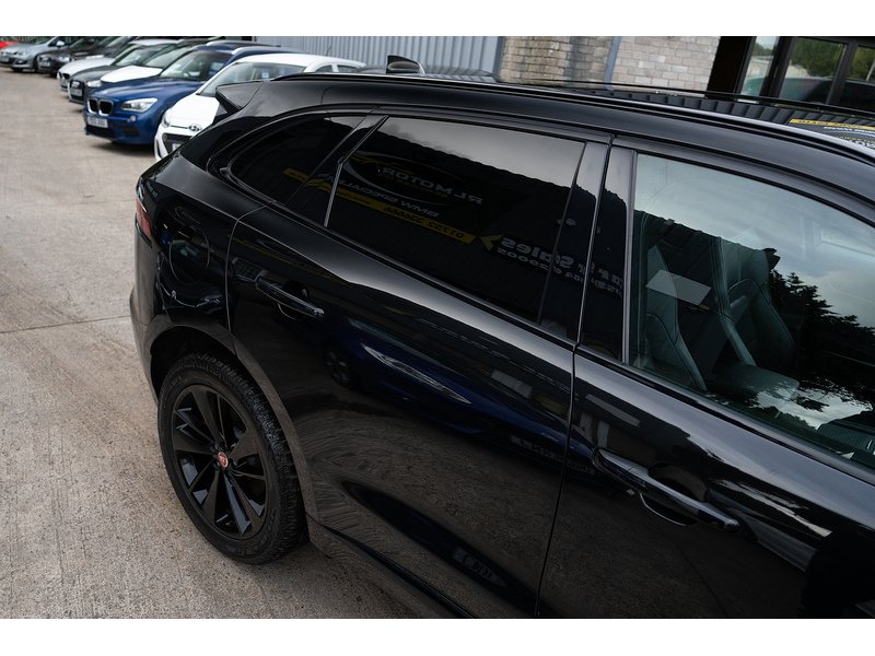 Jaguar 2.0 P250i R-Dynamic Black SUV 5dr Petrol Auto AWD Euro 6 (s/s) (250 ps)