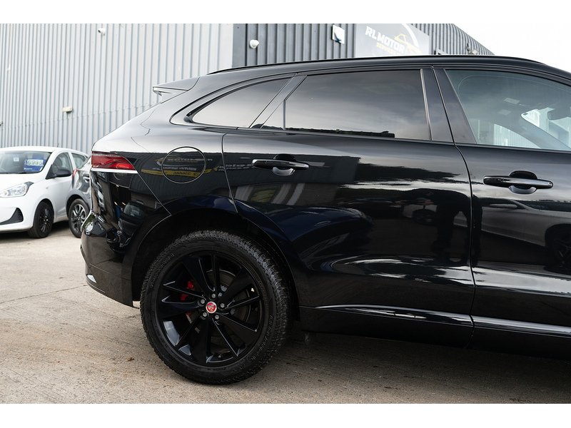 Jaguar 2.0 P250i R-Dynamic Black SUV 5dr Petrol Auto AWD Euro 6 (s/s) (250 ps)