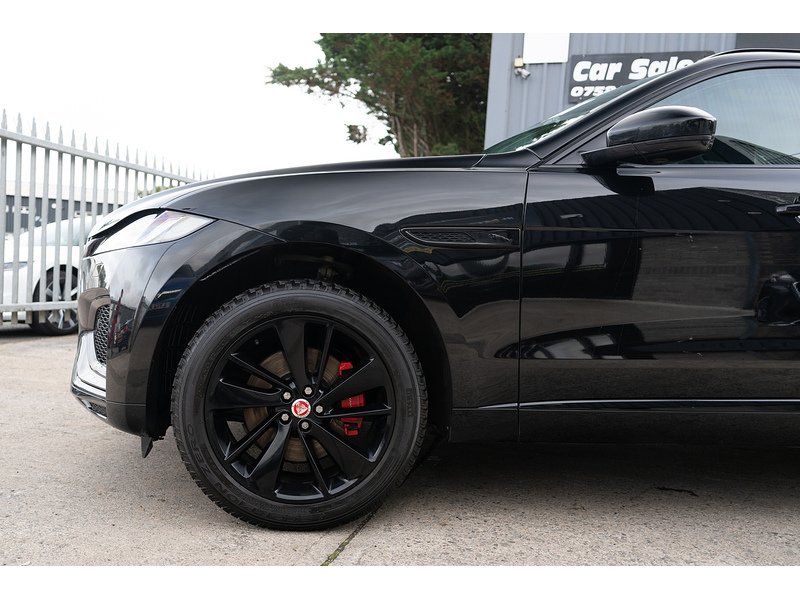 Jaguar 2.0 P250i R-Dynamic Black SUV 5dr Petrol Auto AWD Euro 6 (s/s) (250 ps)