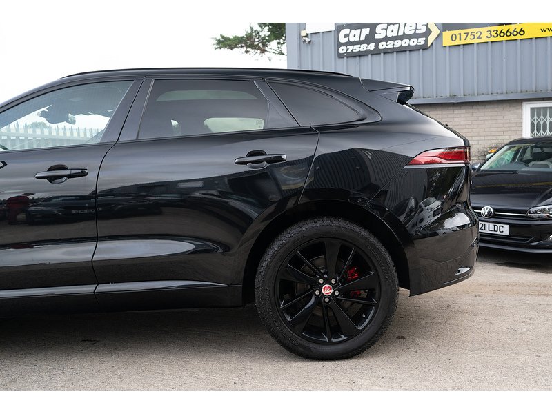 Jaguar 2.0 P250i R-Dynamic Black SUV 5dr Petrol Auto AWD Euro 6 (s/s) (250 ps)