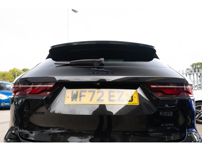 Jaguar 2.0 P250i R-Dynamic Black SUV 5dr Petrol Auto AWD Euro 6 (s/s) (250 ps)