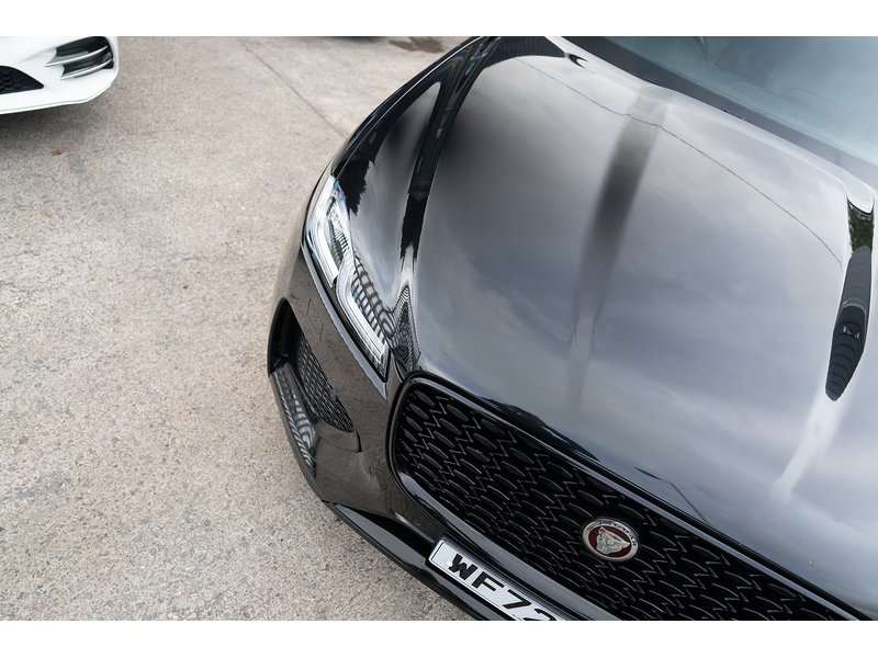 Jaguar 2.0 P250i R-Dynamic Black SUV 5dr Petrol Auto AWD Euro 6 (s/s) (250 ps)