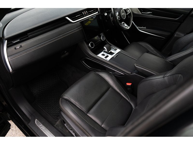 Jaguar 2.0 P250i R-Dynamic Black SUV 5dr Petrol Auto AWD Euro 6 (s/s) (250 ps)