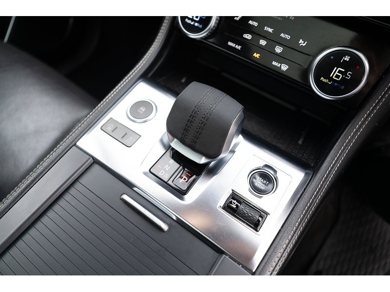 Jaguar 2.0 P250i R-Dynamic Black SUV 5dr Petrol Auto AWD Euro 6 (s/s) (250 ps)
