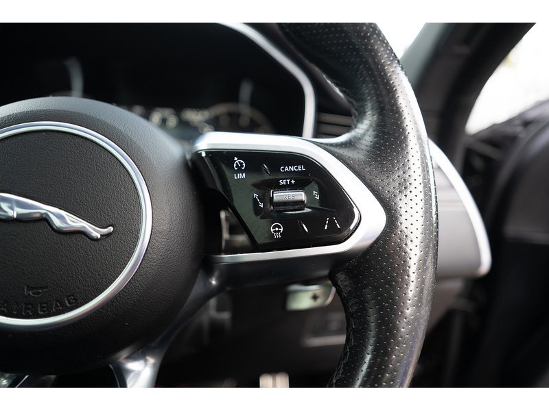 Jaguar 2.0 P250i R-Dynamic Black SUV 5dr Petrol Auto AWD Euro 6 (s/s) (250 ps)