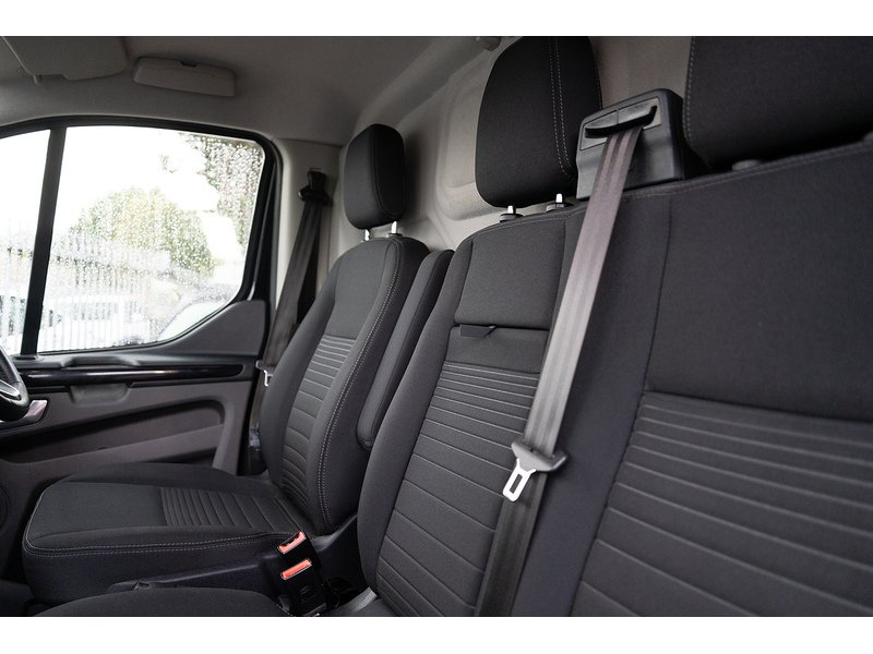 Ford 2.0 300 EcoBlue Limited Panel Van 5dr Diesel Manual L2 H1 Euro 6 (s/s) (170 ps)
